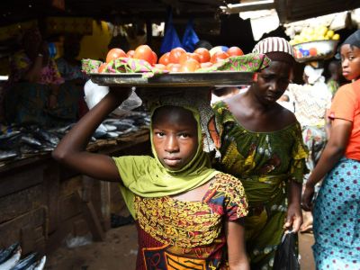Apoyo a las relaciones de desarrollo-humanitario en el Clúster de nutrición